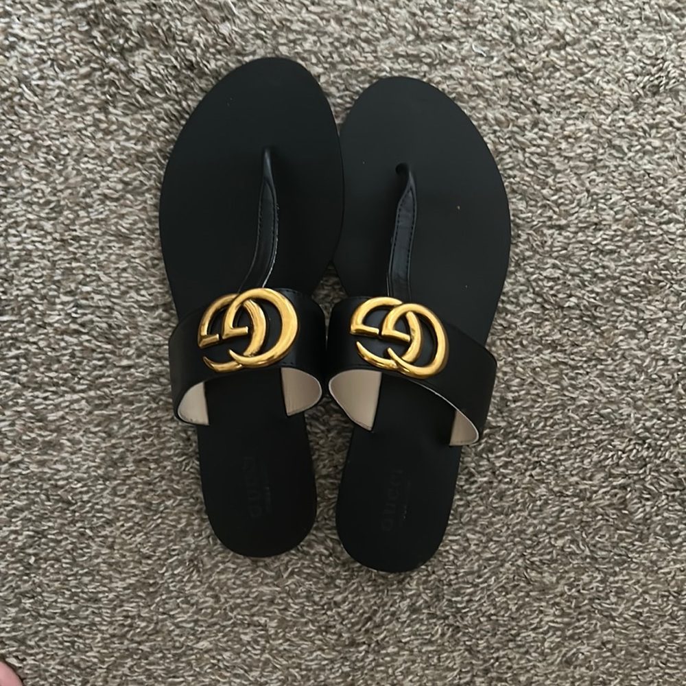 Gucci Thong Sandals